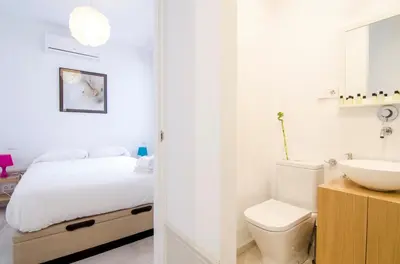 Un baño de Cute brand-new 1BD apartment - Malasaña R