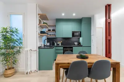Una cocina o zona de cocina en Modern Refurbished-2Bedrooms 2Baths - Salamanca