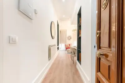 Plano de SOL - 5 Balconies- 1BD Renovated apt