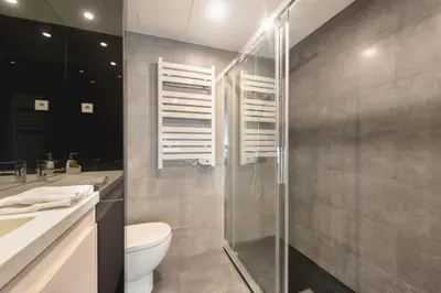 Un baño de Bright Stylish - 2Bedrooms 2Baths - Salamanca