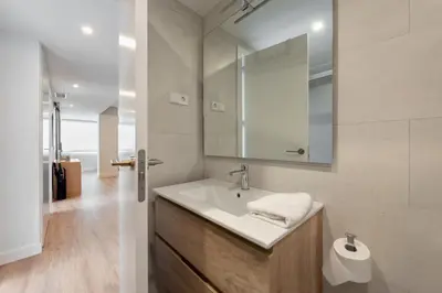 Un baño de Bright Stylish - 2Bedrooms 2Baths - Salamanca