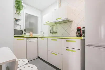 Una cocina o zona de cocina en Bright cozy 2BD - OPERA area