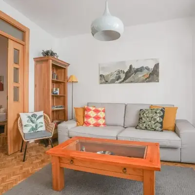 Bright cozy 2BD - OPERA area
