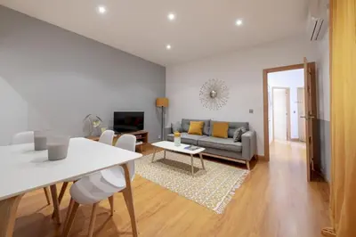 Zona de estar de 2BD 1BTH furnished - Sol - spacious
