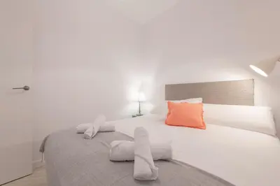 Cama o camas de una habitación en Bright and Refurbished-2BED 1BATH-Ventas