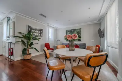 Zona de estar de Stylish Duplex with parking - 2BD 2BTH - Almagro