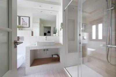Un baño de Sophisticated Refurbished - 2BD 2BTH-Malasaña