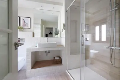 Un baño de Sophisticated Refurbished - 2BD 2BTH-Malasaña