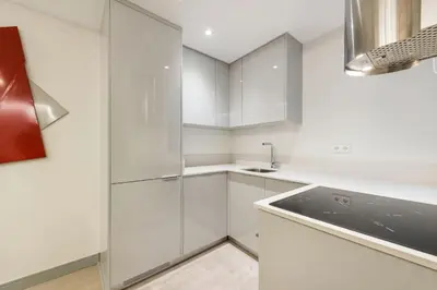 Una cocina o zona de cocina en Executive Stylish - 2BD 2BTH - Salamanca