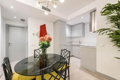 Una cocina o zona de cocina en Executive Stylish - 2BD 2BTH - Salamanca