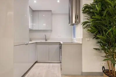 Una cocina o zona de cocina en Executive Stylish - 2BD 2BTH - Salamanca