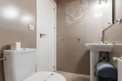 Un baño de Central renovated - 2BD - Centro-Sol