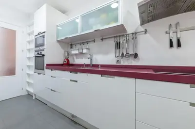 Una cocina o zona de cocina en Spacious Refurbished with Parking-3BD 2BT-Retiro