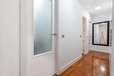 Plano de Spacious Refurbished with Parking-3BD 2BT-Retiro