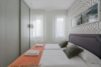 Cama o camas de una habitación en Refurbished WStylish - 3BD 2BTH - Salamanca