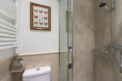 Un baño de Refurbished WStylish - 3BD 2BTH - Salamanca