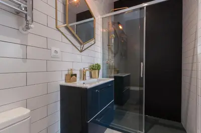 Un baño de ºººPS New Atocha Studio ººº