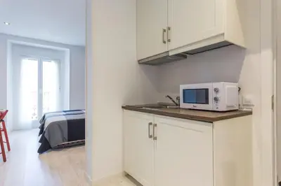 Una cocina o zona de cocina en ººMZ Atocha Station Studio ºº