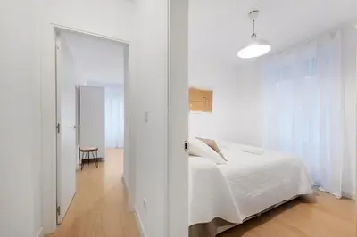 Cama o camas de una habitación en Stylish Bright 2BD apt. Atocha - Luca de Tena