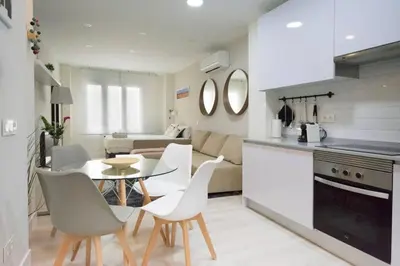 Una cocina o zona de cocina en Centric and cozy - studio in Chueca