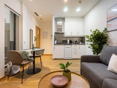 Una cocina o zona de cocina en Limehome Madrid San Lorenzo