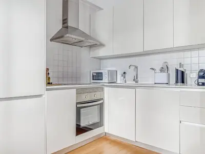 Una cocina o zona de cocina en Limehome Madrid San Lorenzo