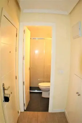 Un baño de Apartamento cercano a Madrid Rio céntrico. Nuevo