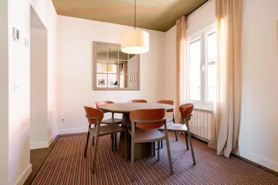 Zona de estar de NoMad Latina en Madrid