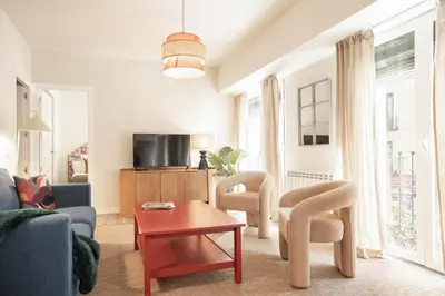 Una televisión o centro de entretenimiento en NoMad Rastro en Madrid