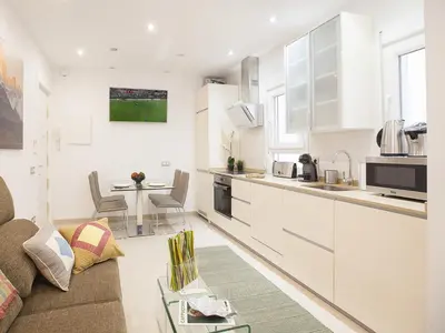 Una cocina o zona de cocina en Apartamento Salamanca Confort II en Madrid