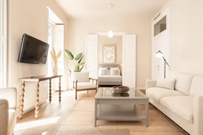 Una televisión o centro de entretenimiento en Apartamento San Anton II en Madrid