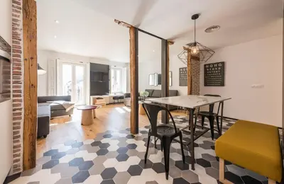 Zona de estar de Apartamento Tirso en Madrid