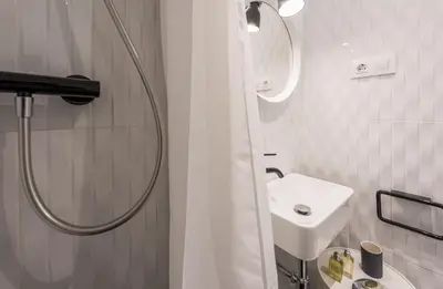Un baño de Apartamento Tirso en Madrid