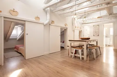 Una cocina o zona de cocina en Apartamento Plaza Mayor Attic en Madrid
