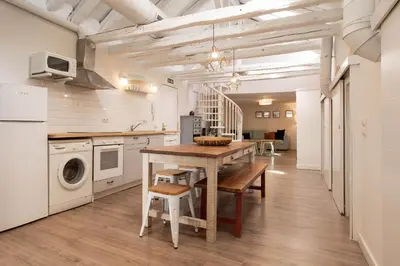 Una cocina o zona de cocina en Apartamento Plaza Mayor Attic en Madrid