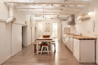 Una cocina o zona de cocina en Apartamento Plaza Mayor Attic en Madrid