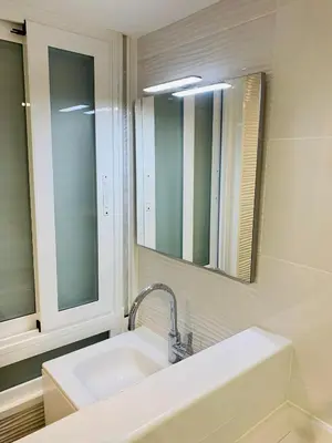 Un baño de Piso céntrico y funcional
