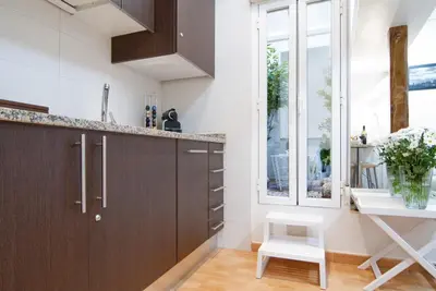 Una cocina o zona de cocina en Apartamento Genova en Madrid