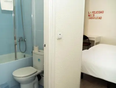 Un baño de Guest House Éxito en Madrid