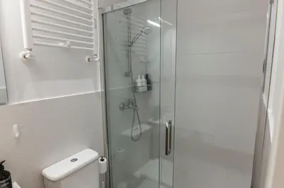 Un baño de Comfortable 2BR2BA in Chueca