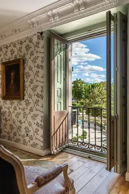 Un balcón o terraza de Waou Palacio Real - Alquiler Corta Duración