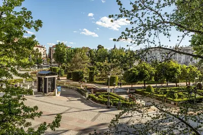 Jardín al aire libre en Waou Palacio Real - Alquiler Corta Duración