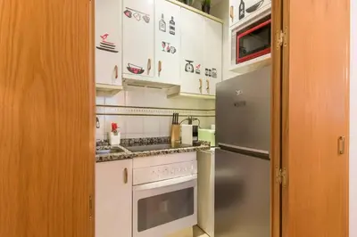 Una cocina o zona de cocina en CÓMODO Y CÉNTRICO ESTUDIO DE LUJO EN ATOCHA - JARDÍN BOTÁNICO. WIFI
