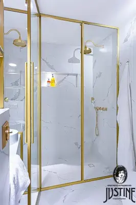 Un baño de Apartamento Kintsugi by Justine Apartments Apartamento turístico en Madrid Río