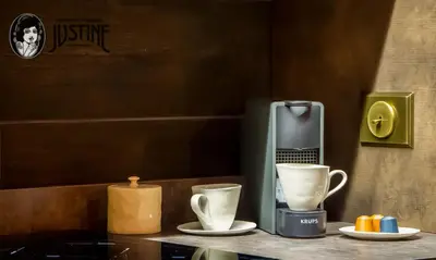 Utensilios para hacer té y café en Apartamento Opium Den by Justine Apartments Apartamento turístico en Madrid Río