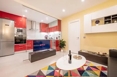 Una cocina o zona de cocina en Plaza de España Central - Apartamento coqueto al lado de Plaza España