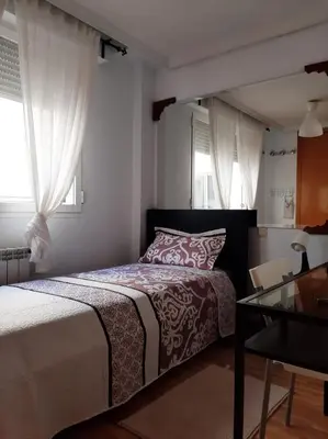 Cama o camas de una habitación en habitación muy cerca del centro, en el metro 10min a sol/ gran vía