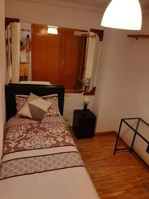 Cama o camas de una habitación en habitación muy cerca del centro, en el metro 10min a sol/ gran vía