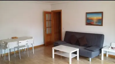 Zona de estar de habitación muy cerca del centro, en el metro 10min a sol/ gran vía
