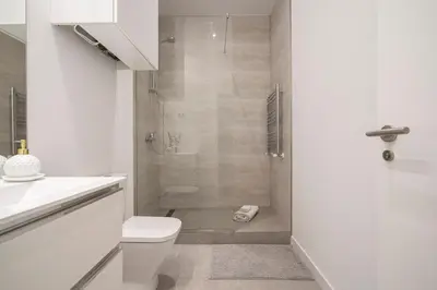 Un baño de Ever House - El CORAZON de CHUECA